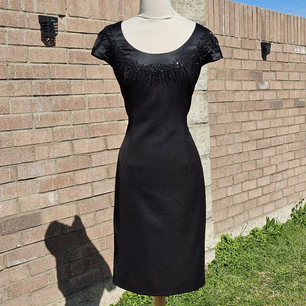 Carmen Marc Valvo silk beaded cocktail dress - Picture 1 of 9
